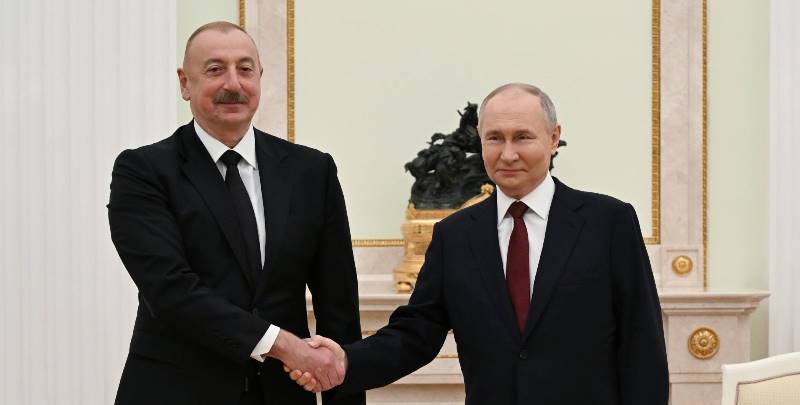 Putin İlham Əliyevi təbrik etdi