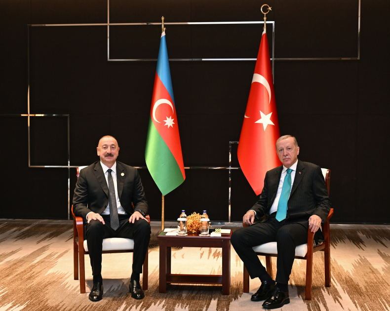 İlham Əliyev Ərdoğanla görüşdü